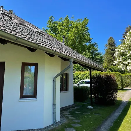 Milana - Fuer Zwei Top, Parkplatz *
