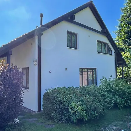 Milana - Fuer Zwei Top, Parkplatz